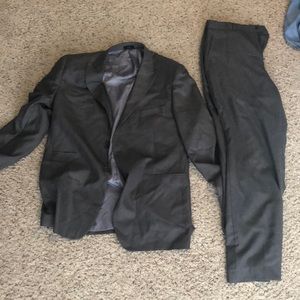 Men’s Gray 2-button suit